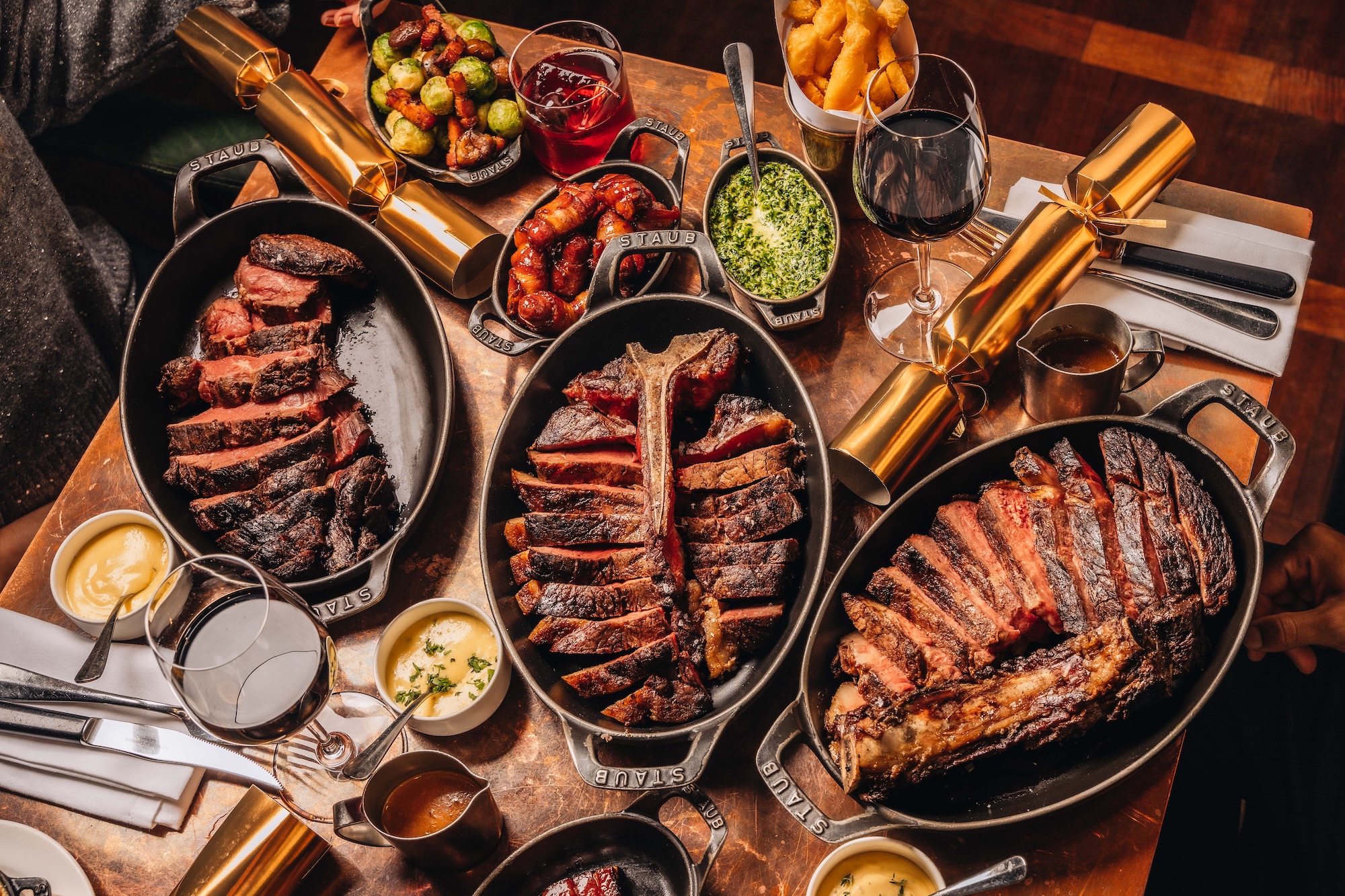 What's On 2 Hawksmoor Christmas celebration, with steak, veggies and christmas crackers